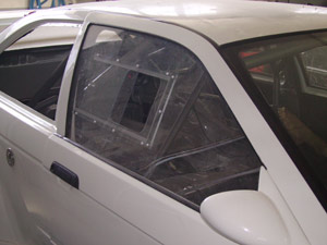 Kit vitrage complet Polycarbonate Makrolon (vitres AV avec trappes, vitres AR et vitre de malle)- 470.00 HT 