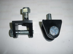 Fourche excentrée de fixation rotule sup AR amort. = 2 x 128.00 = 256.00 HT