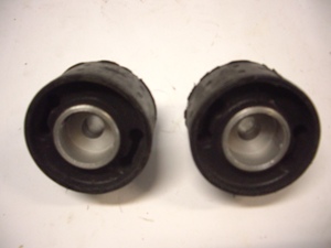 Silentbloc AR de pont sur berceau - 2 x 22.88 = 45.76 HT (prévoir pour le changement 1h80 de main d'oeuvre hors dépose repose / véhicule)