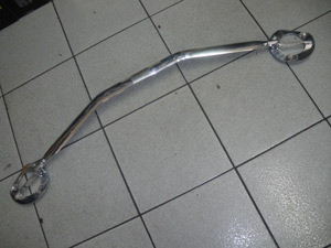 Barre anti rapprochement AV alu réglable racing line - 263.75 HT