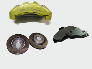 Kit AV complet Etriers 6 pistons ,disques 345 et jeu de plaquettes HP (pour les jantes origine en 18