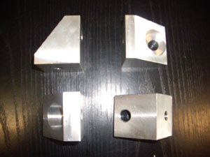 Supports de boîte Alu 2 x 84.87 HT - 169.74 HT