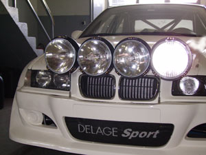 Rampe de phares complète Polyester XENON : 2 spots, 2 virages, 4 ballasts, ampoules - 800.00 HT