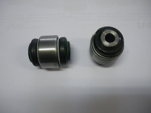 Rotule de train AR origine inf renf. 2 x 54.18 = 108.36 HT
(diam larg. trou 12 - diam 45 - larg. 56.40)