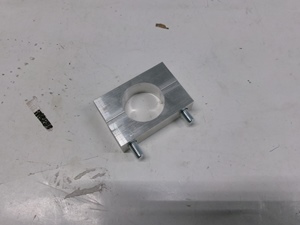 Kit des 2 supports Alu de barre stabilisatrice avec boulonnerie - 82 HT