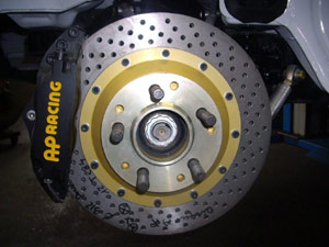 Kit frein AR complet avec disques (312 Percés), bols et fixations, étriers AP 4 pistons, jeu de plaquettes 