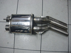 Silencieux latéral avec ses sorties - 805.00 HT