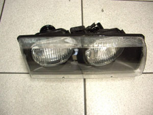 Kit optiques phares légers plastiques avec supports côté Droit et Gauche 2 x 319.09 = 638.18 HT