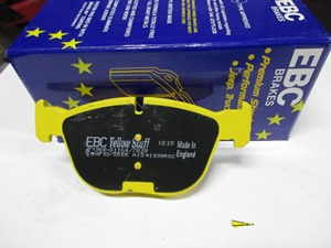 Jeu plaquettes AV EBC Yellowstuff - 179.73 HT (plaquette de frein à niveau de friction conçues pour la course, mais parfaitement sûres sur route)