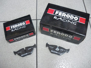 Jeu de plaquettes AR en DS3000/R - 160.81 € HT 
+50% de grip et d'endurance avec un coeff de friction de 0.6 - idéal pour le circuit loisir ! (photo non contractuelle) - 
Modèle : M3E30, E36 316i, 318i, 318Ti, 318TDS campact, 318is, 320i, 325TDS, 325i Coupé & Cabrio, 323Ti, 323i et 328i Coupé & cabrio, 323Ti compact