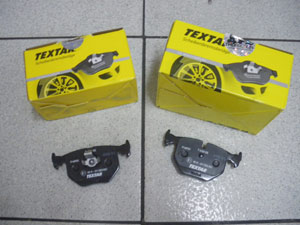 Jeu de plaquettes AV TEXTAR - 117.20€ HT
+20 de grip et d'endurance par rapport à l'origine - (photo non contractuelle) 