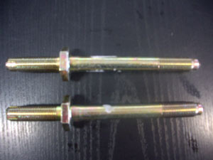 Goujons de fixation de traverse AR sur caisse - 2 x 10.87 HT - 21.74 HT