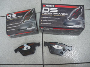 Jeu de plaquette AV DS Performance - 146.19 € HT
Coeff de friction de 0.46 - Recommandé pour une conduite plus sportive - (photo non contractuelle) 