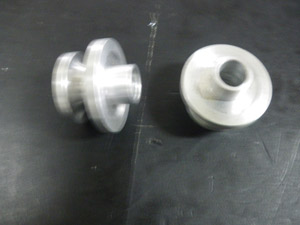 Entretoise / calle rotule du bras de voie AV = 4 x 25.00 = 100.00 HT