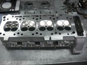 Culasse neuve S14 préparée avec soupapes queue diam.6, ressorts, coupelles 