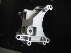 Support pompe D.A. / alternateur = 85.00 HT