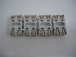 Support de disjoncteurs thermiques clipsables à visser - 30.60 HT (x4) (PLUS LIVRABLE)