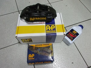 Kit freinage AR complet : étriers 4 pistons / plaquettes / fixations - 1380.02 HT