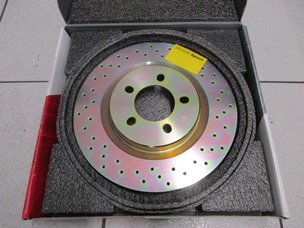 Disque AV du kit Brembo diam 330x28 percé - 2 x 335.00 = 670.00 € ht