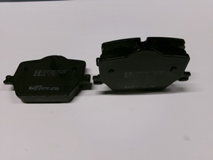 Jeu de plaquettes AR - 89.36 € HT (40 % de grip supplémentaires avec meilleure température)