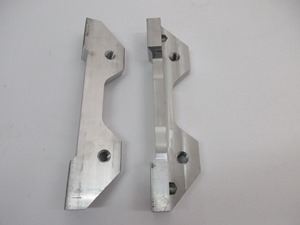 Supports étrier pour fusée d'origine (nu)  - 2 x 288.00 = 576.00 € HT