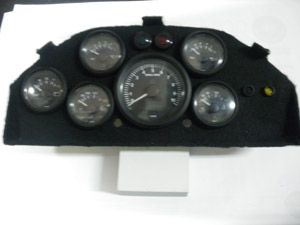 Tableau de bord complet : plaque support instrumentation Alu, manomètres, voyants à partir de 630.00 € HT