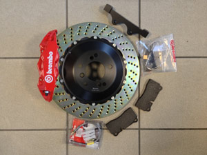 Kit frein AR Complet BREMBO GT Etriers 4 pistons (noir, rouge, gris ou jaune) Disques 380/28 percés ou rainurés sur bols Alu, plaquettes sport et durites - 2980.00 HT